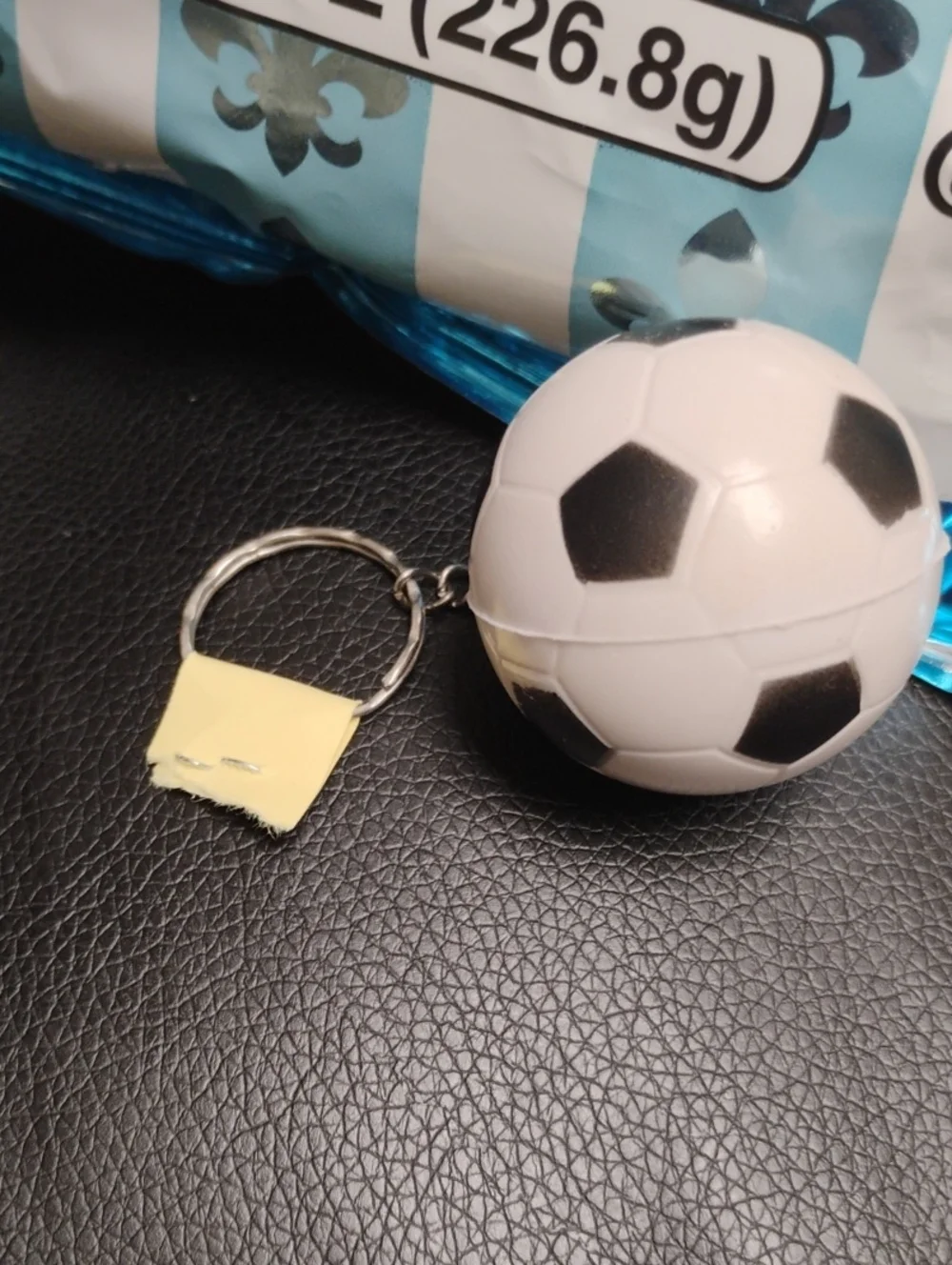 VINTAGE HYUNDAI MINI SOCCER BALL PROMO KEYCHAIN NRMINT CONDITION